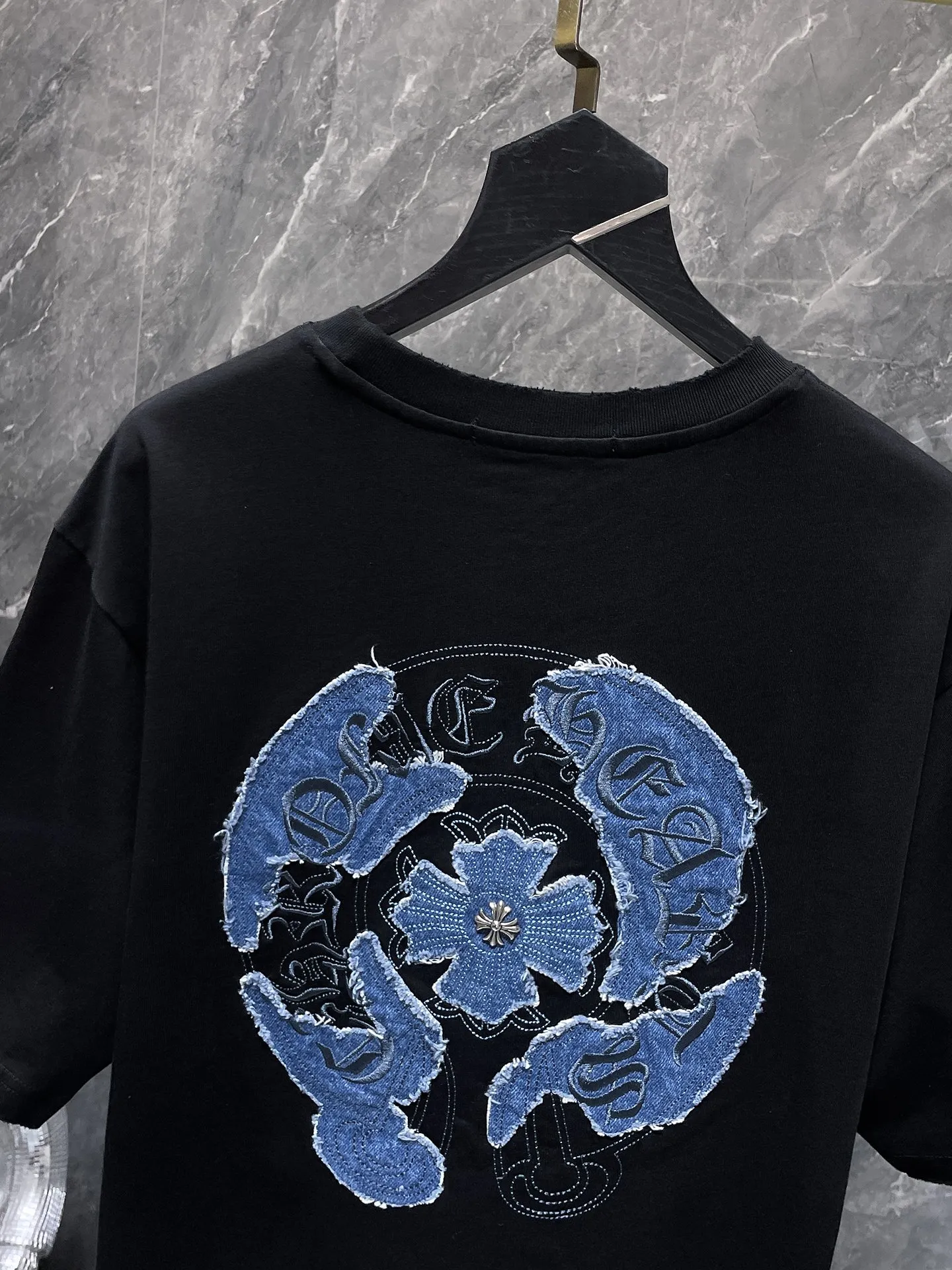 P180 New Chrome Hearts 25ss for summer, washed style, high gram weight, environmentally friendly high-quality top-grade fabric, 280g Crow Horseshoe Contrast Color Patch Short Sleeves, heavy-duty pure hand-cut patch embroidery process, counter synchronization, replica version 1:1, recommended color: black, white, size: S, M, L, XL